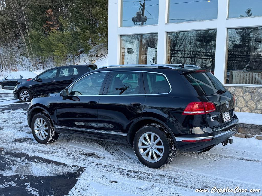 Used 2017 Volkswagen Touareg Sport AWD/4WD image 3