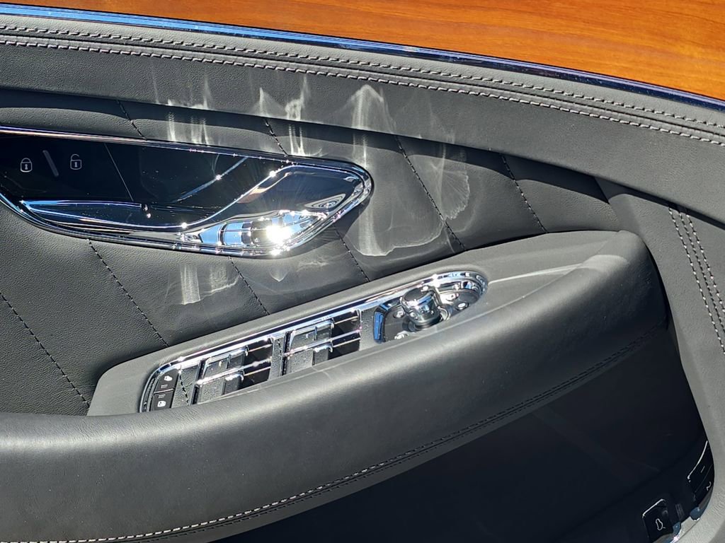 Used 2024 Bentley Continental GT image 31