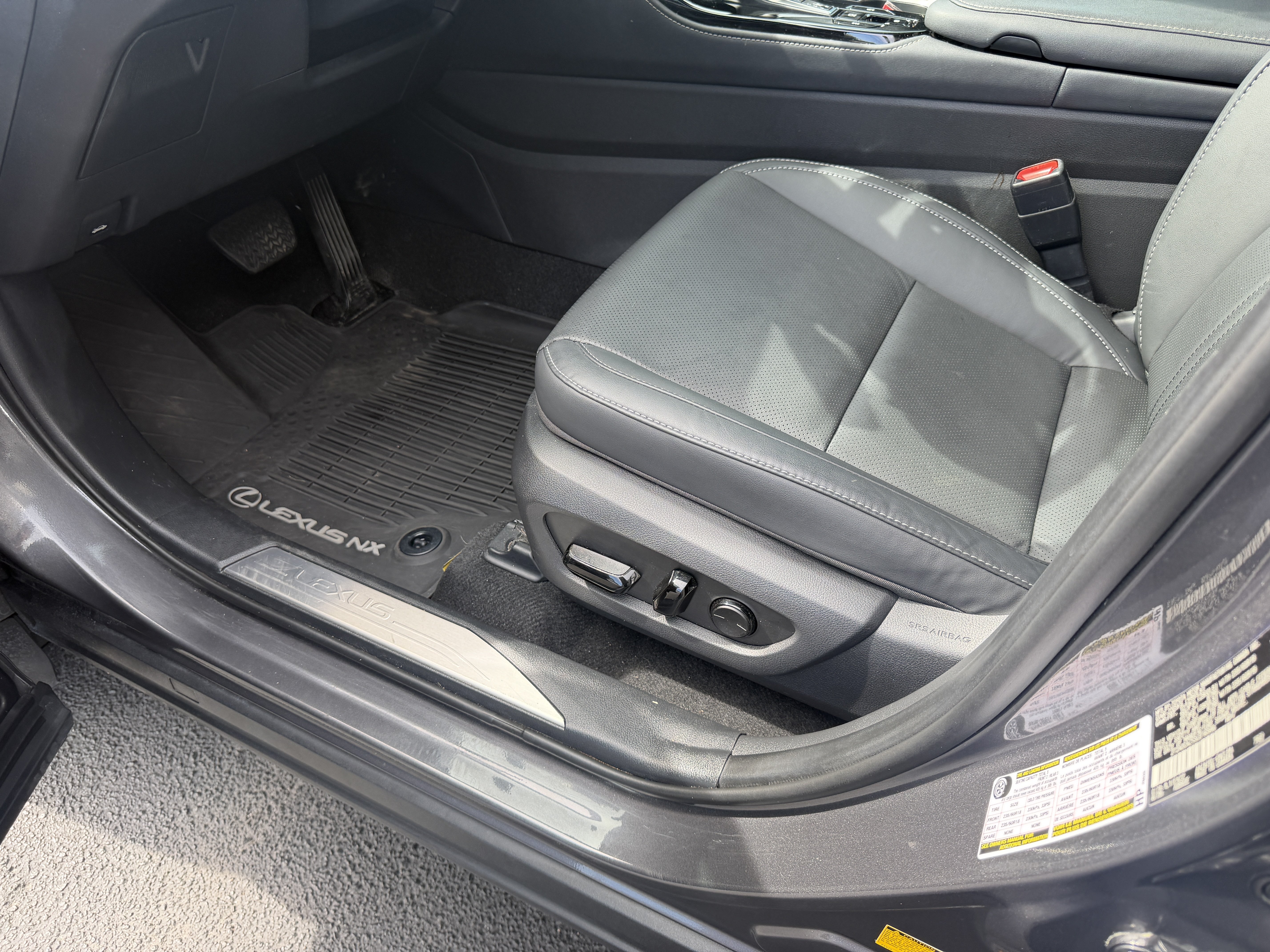 Used 2025 Lexus NX 250 FWD w/ Accessory Package (2T) image 13