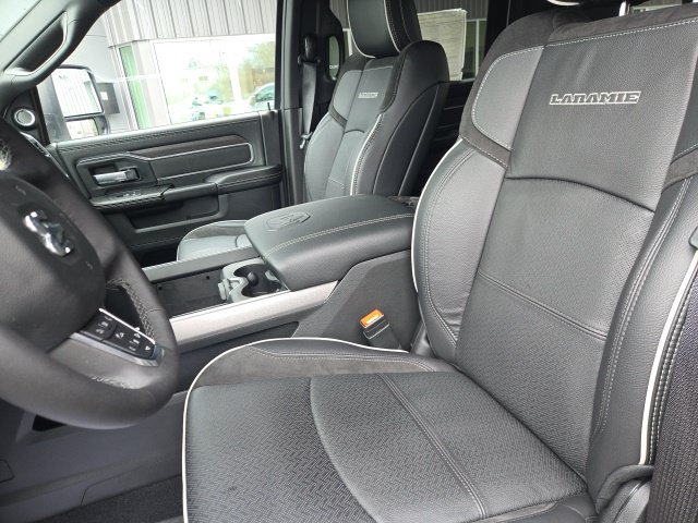 New 2026 RAM 3500 Laramie AWD/4WD image 10