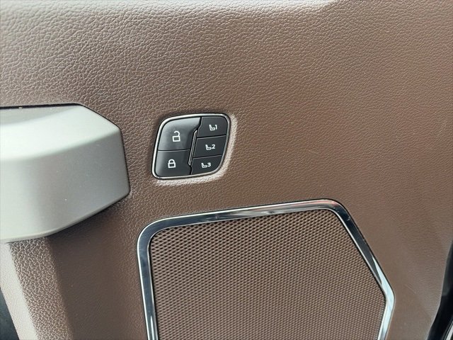 Used 2020 Ford F350 King Ranch w/ FX4 Off-Road Package image 19