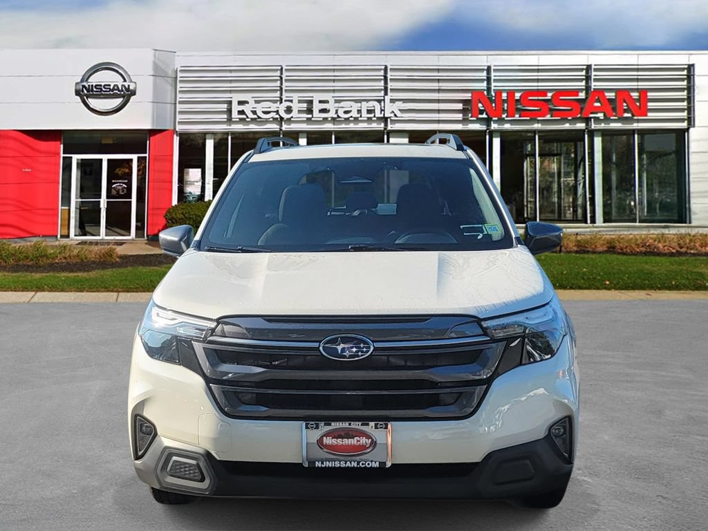 Used 2025 Subaru Forester Premium AWD/4WD image 2