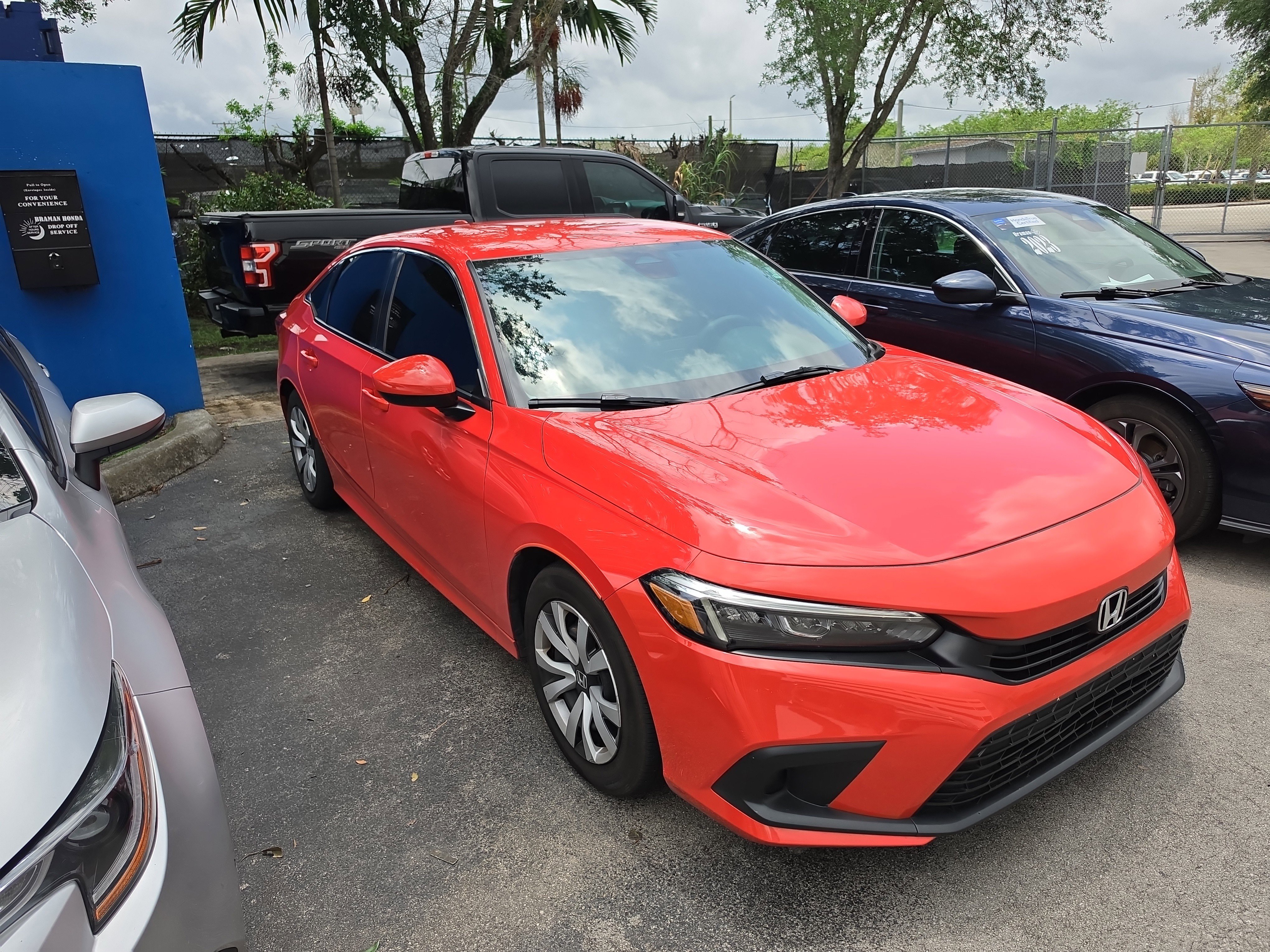 Used 2022 Honda Civic LX image 4