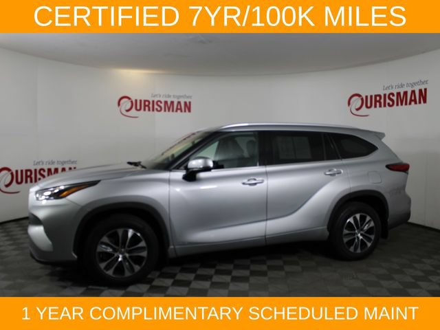 Used 2022 Toyota Highlander XLE AWD/4WD image 4