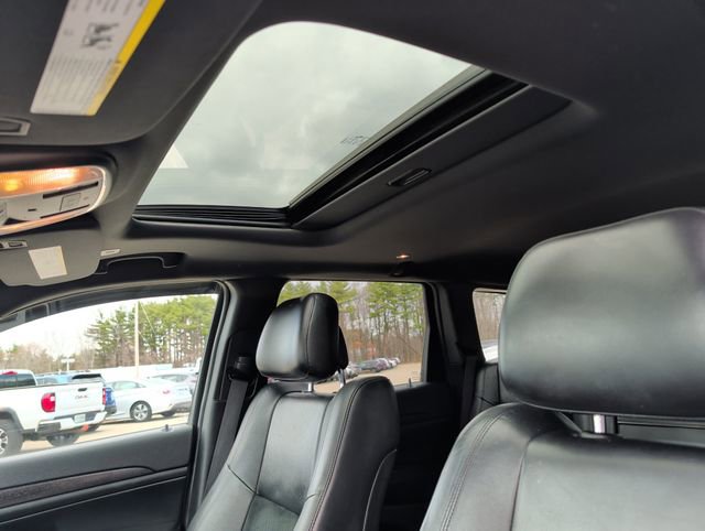 Used 2017 Jeep Grand Cherokee Altitude AWD/4WD image 28