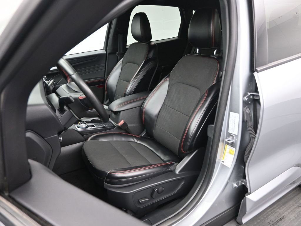 Certified 2024 Ford Escape ST-Line w/ Cold Weather Package image 9