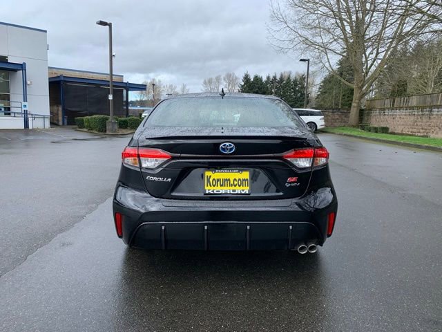 Used 2025 Toyota Corolla SE w/ SE Premium Package image 4