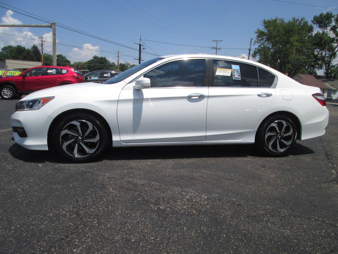 Used 2017 Honda Accord EX-L image 2