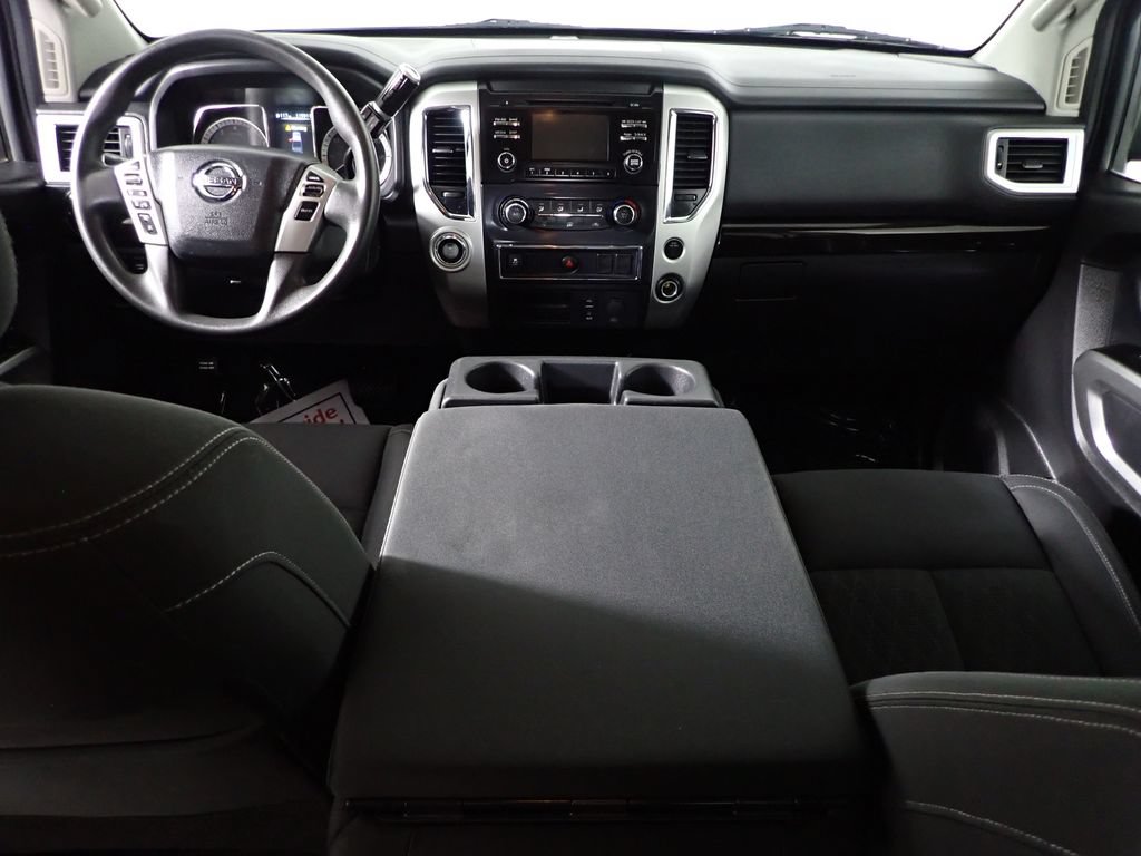 Used 2017 Nissan Titan SV RWD image 27
