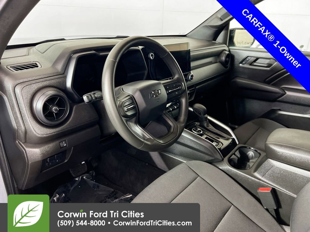 Used 2024 Chevrolet Colorado Trail Boss w/ Technology Package AWD/4WD image 3