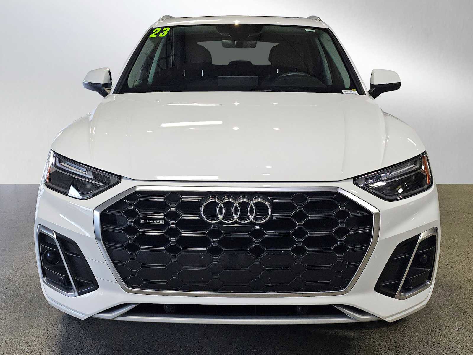 Used 2023 Audi Q5 2.0T Premium Plus w/ Premium Plus Package AWD/4WD image 2