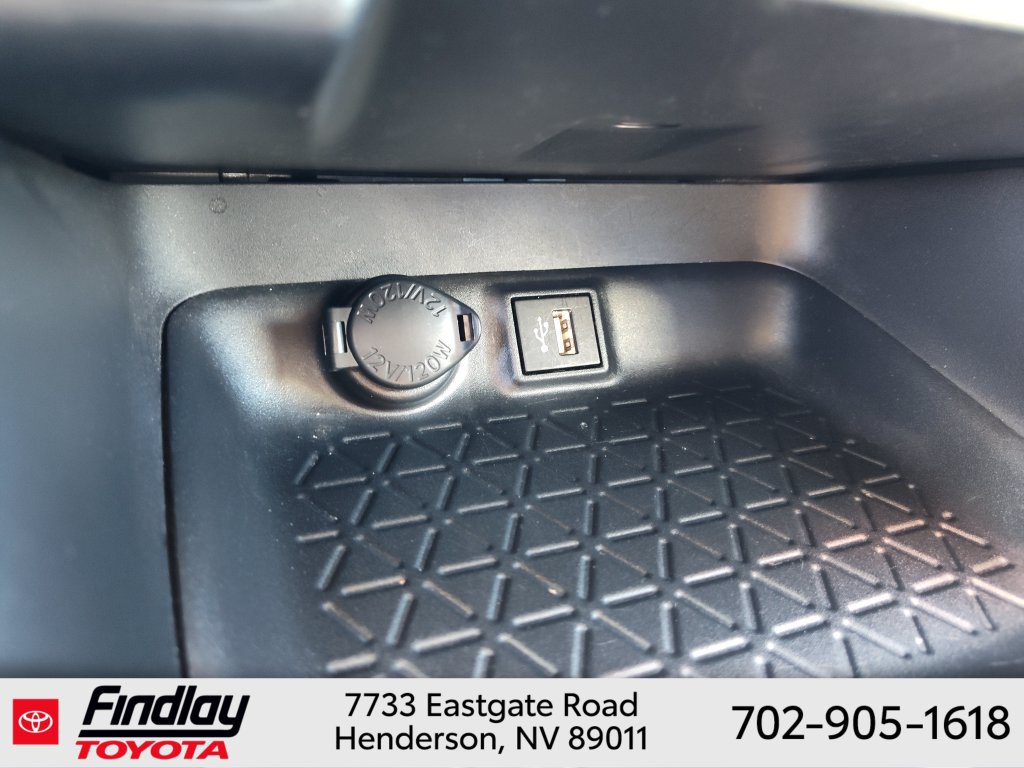 Used 2021 Toyota RAV4 Limited AWD/4WD image 28