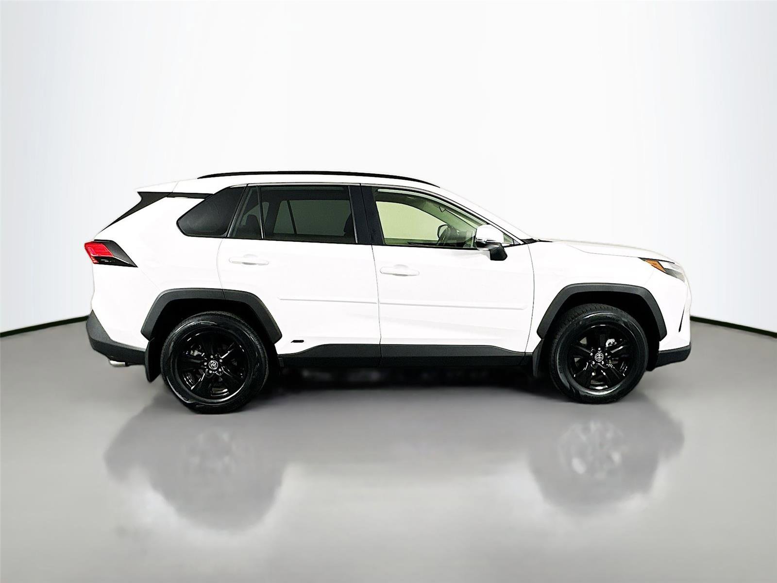Used 2023 Toyota RAV4 XLE w/ Convenience Package AWD/4WD image 18