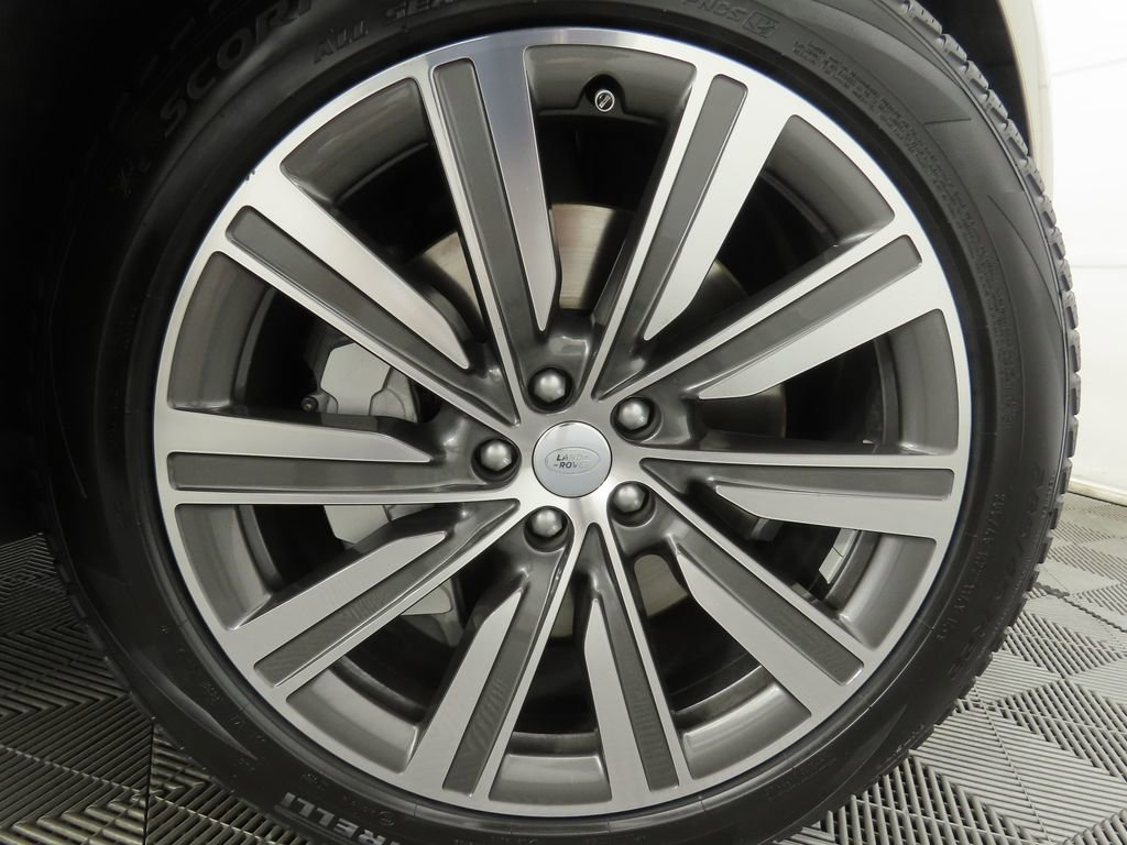 Certified 2023 Land Rover Range Rover SE image 33