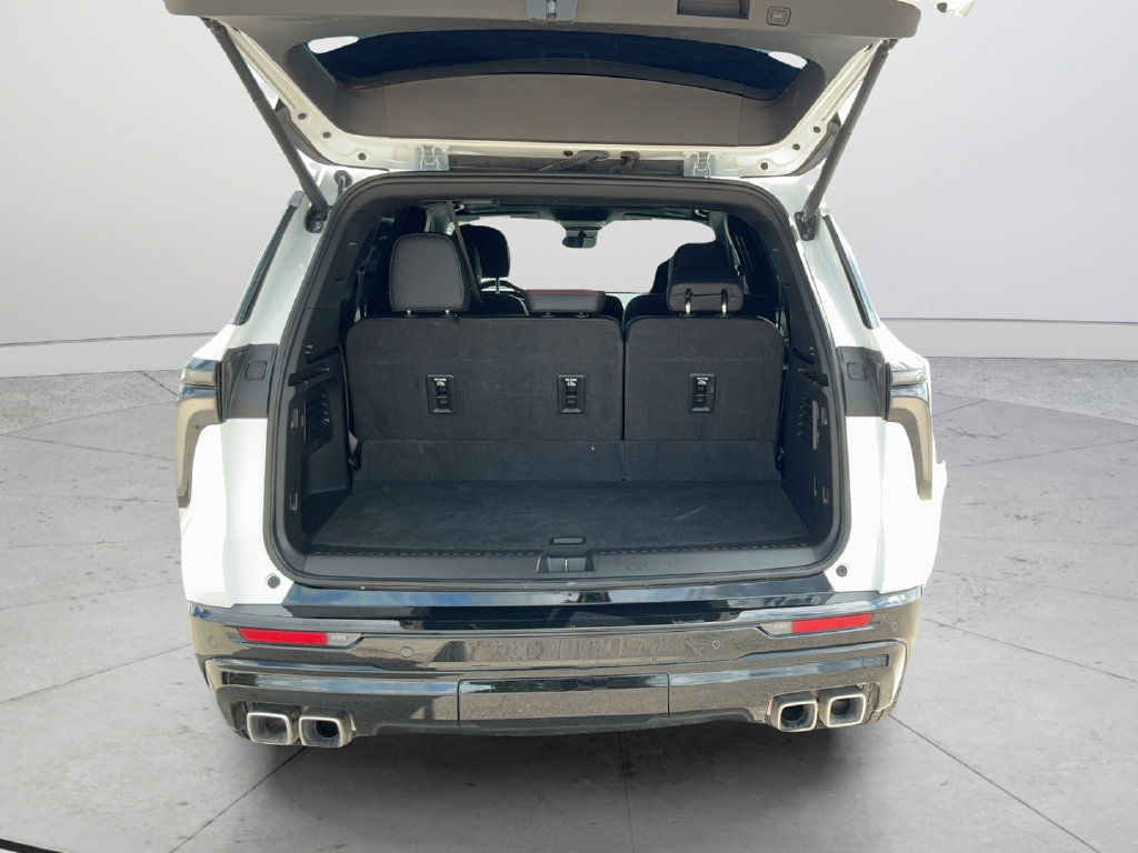 Used 2025 Chevrolet Traverse RS AWD/4WD image 21
