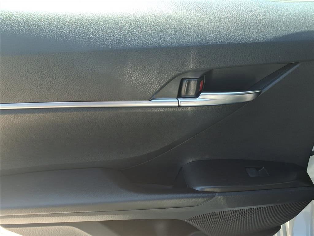 Used 2022 Toyota Camry LE FWD image 8