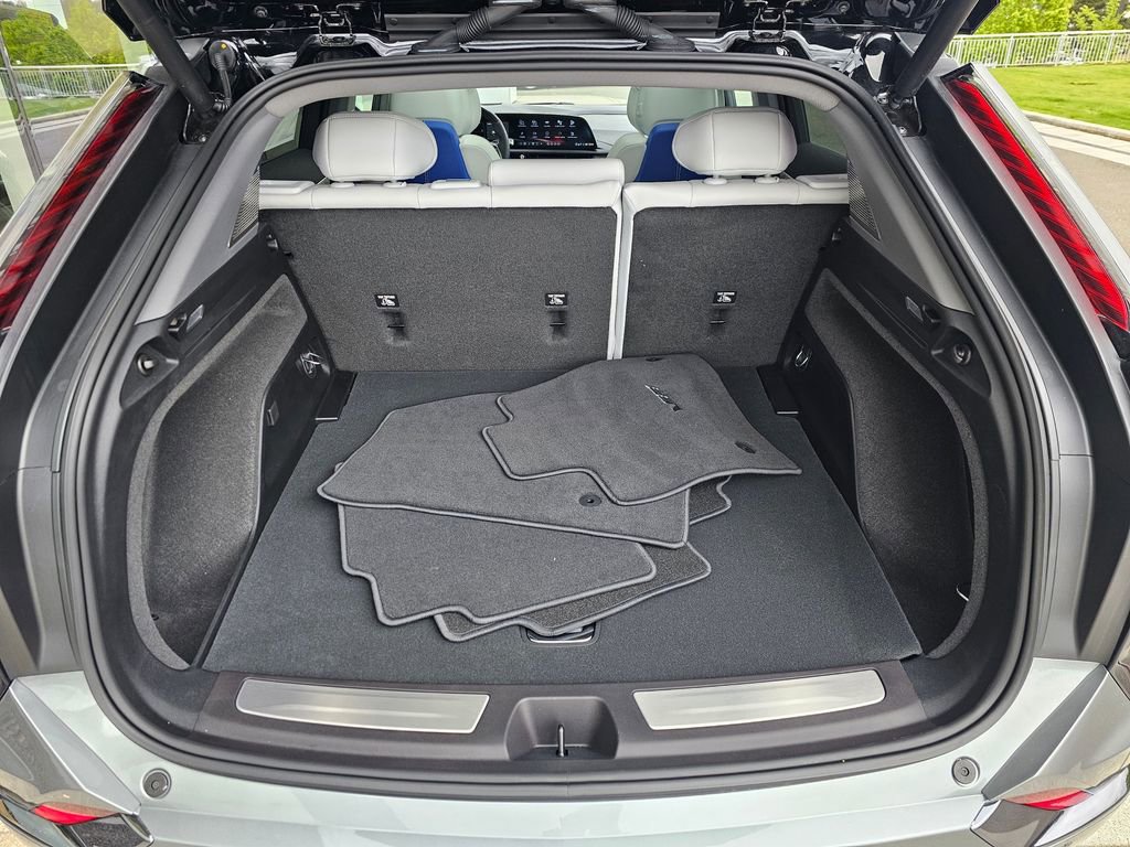 New 2026 Cadillac Optiq V AWD/4WD image 13