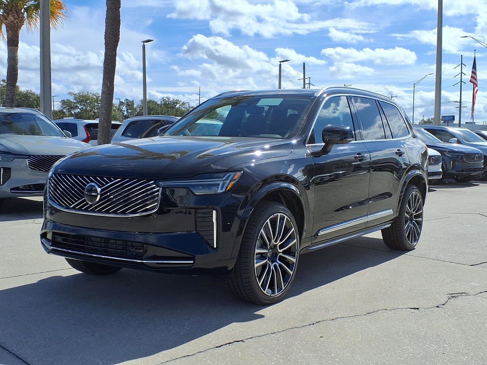 New 2026 Volvo XC90 B6 Plus w/ Protection Package Premier image 3