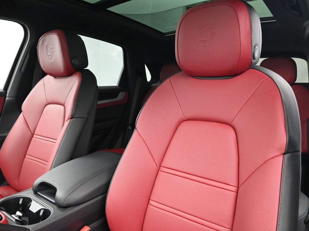 New 2026 Porsche Cayenne S image 5
