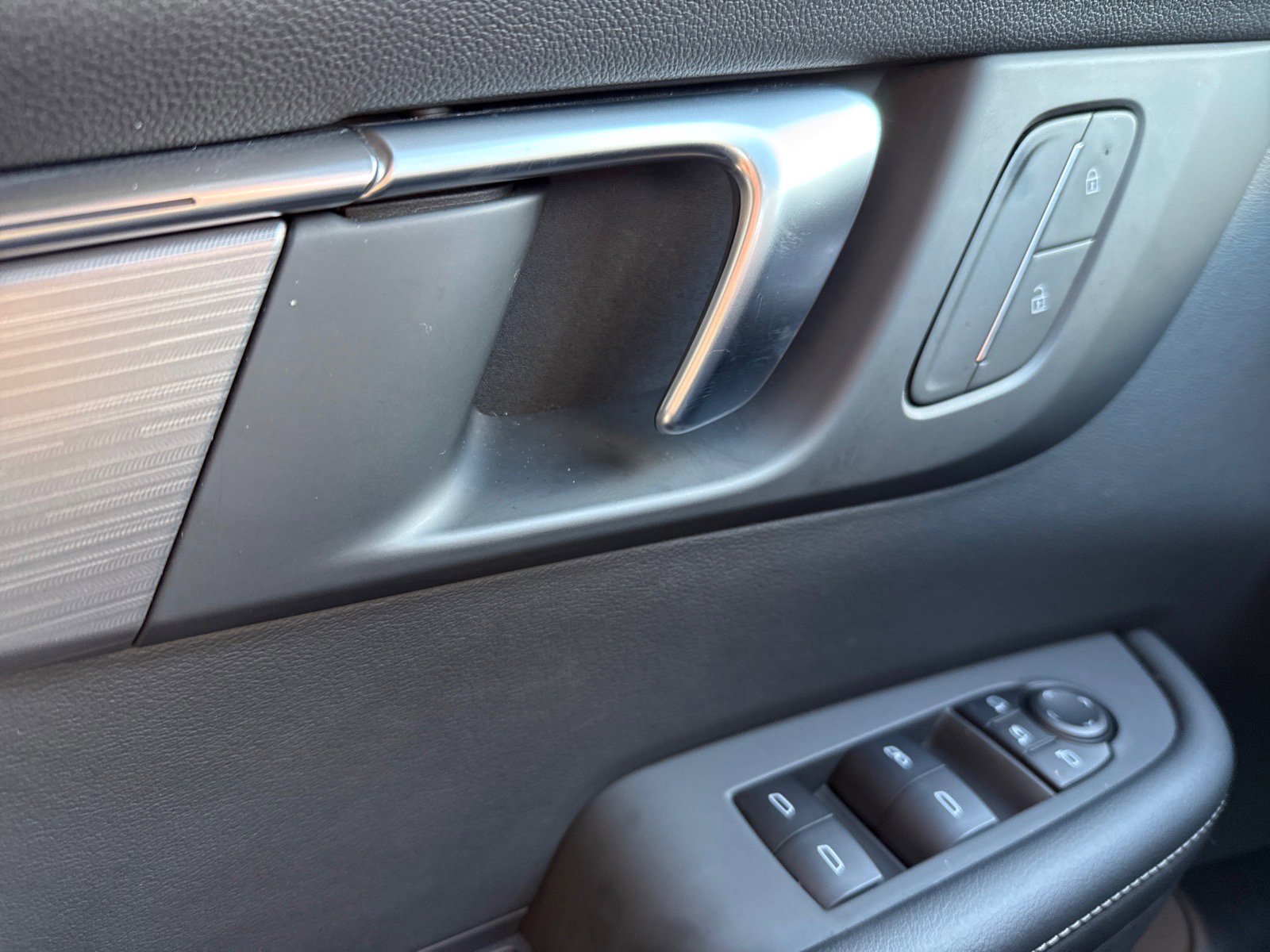 Used 2025 Buick Enclave Preferred image 25