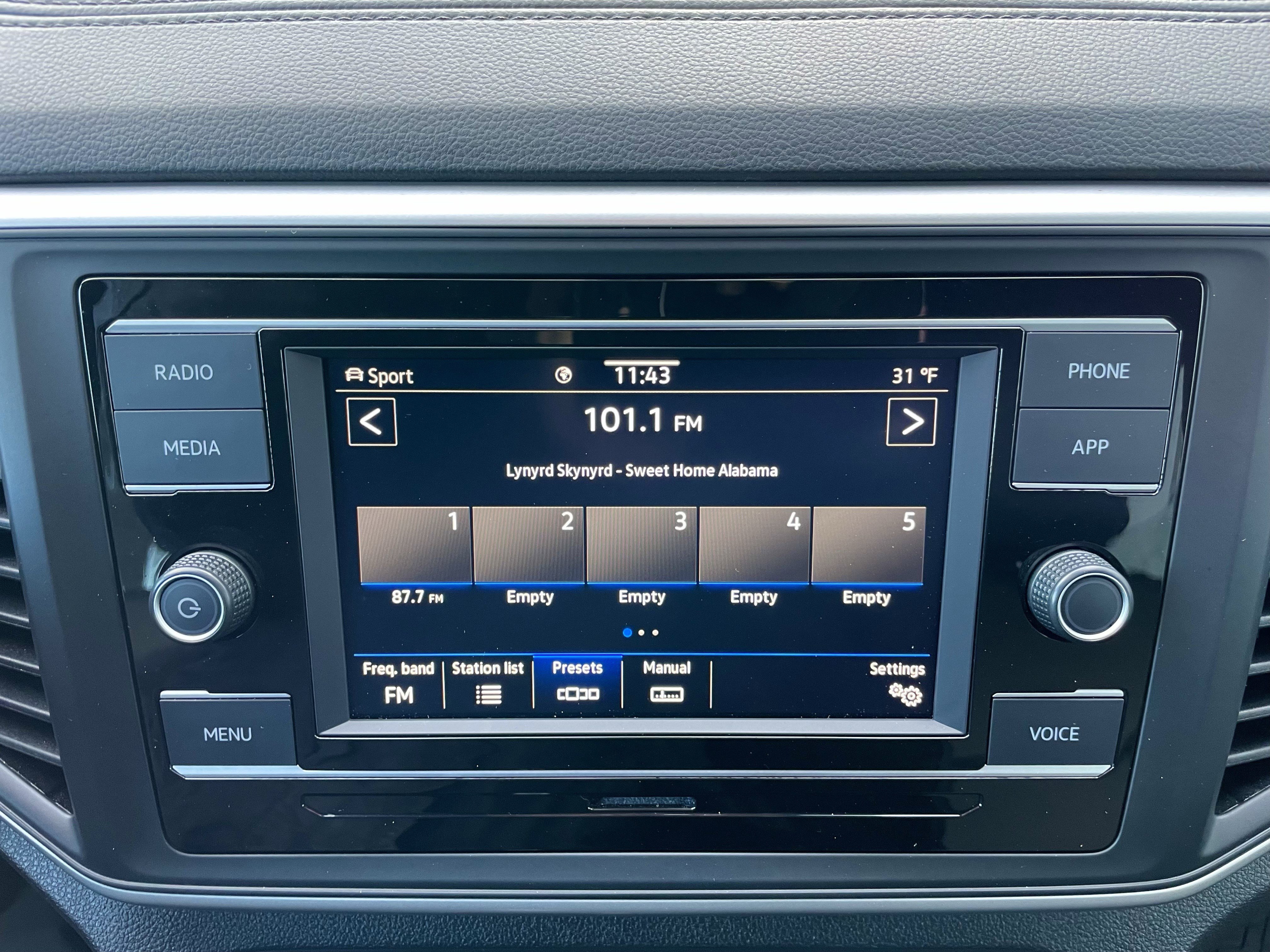 Used 2022 Volkswagen Atlas Cross Sport SE image 27