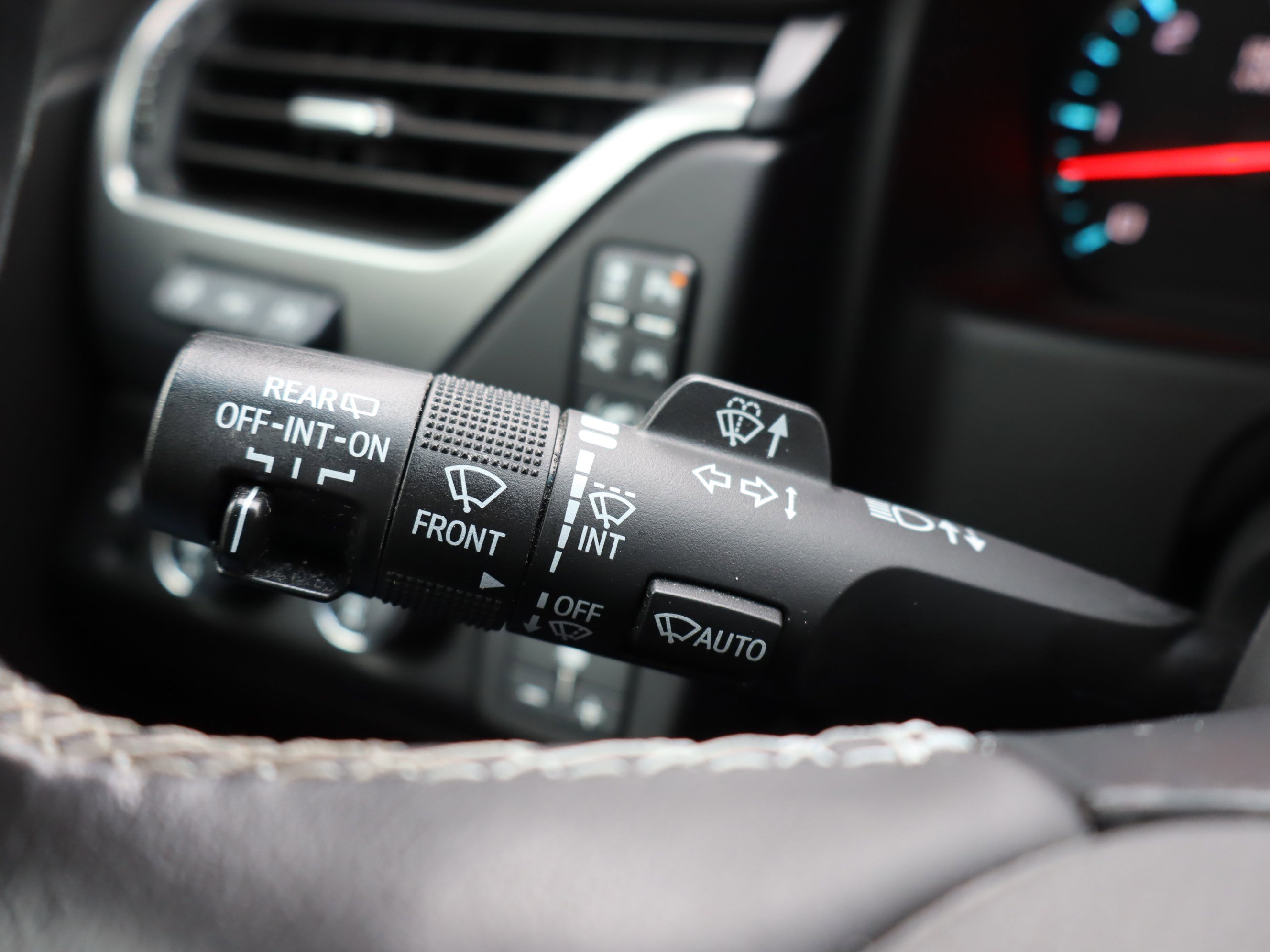 Used 2020 Chevrolet Tahoe Premier w/ Premier Plus Edition image 25