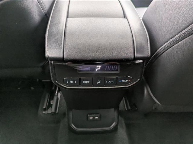 Used 2023 Toyota Highlander XLE image 22