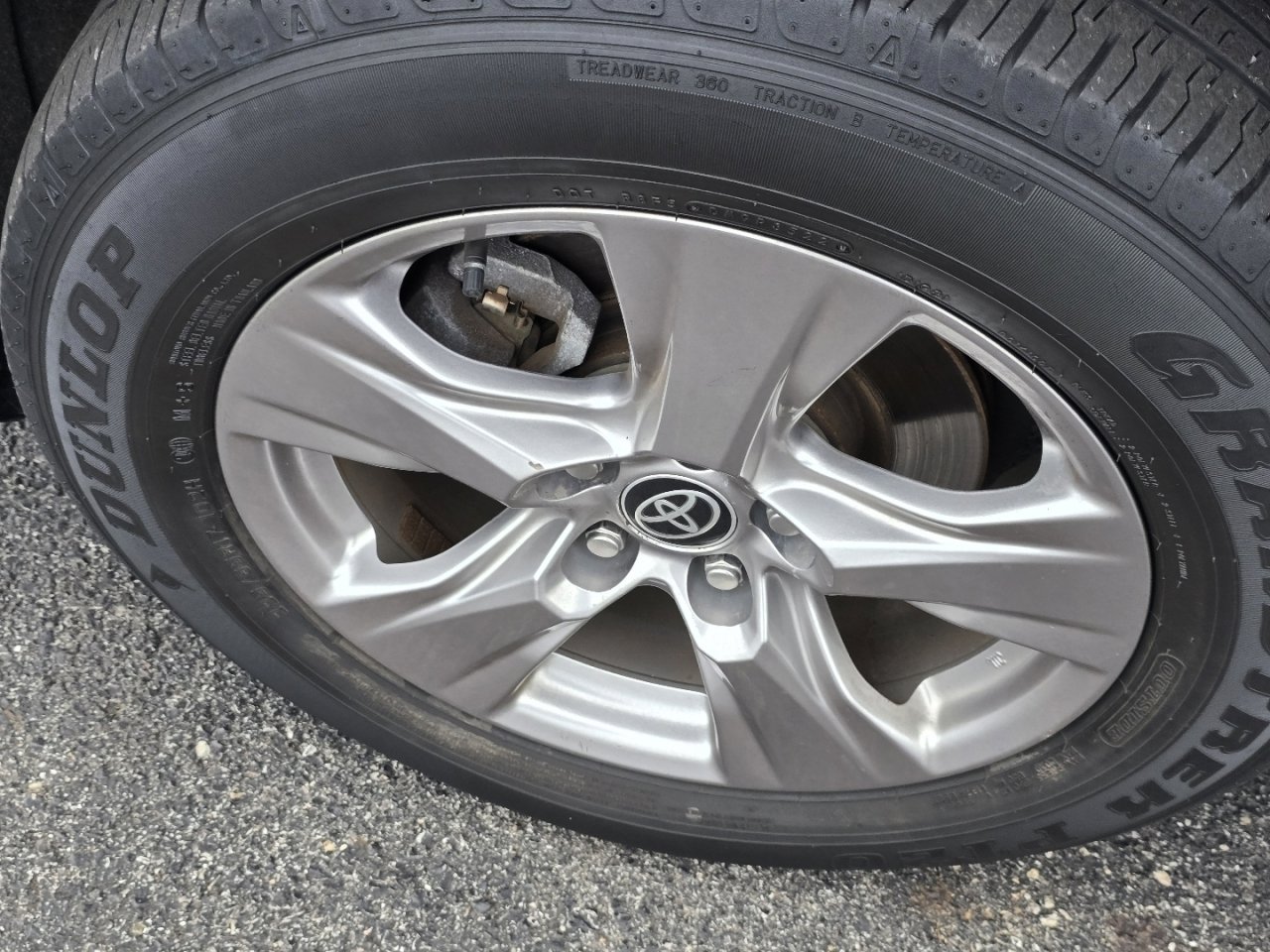 Used 2023 Toyota RAV4 XLE image 18