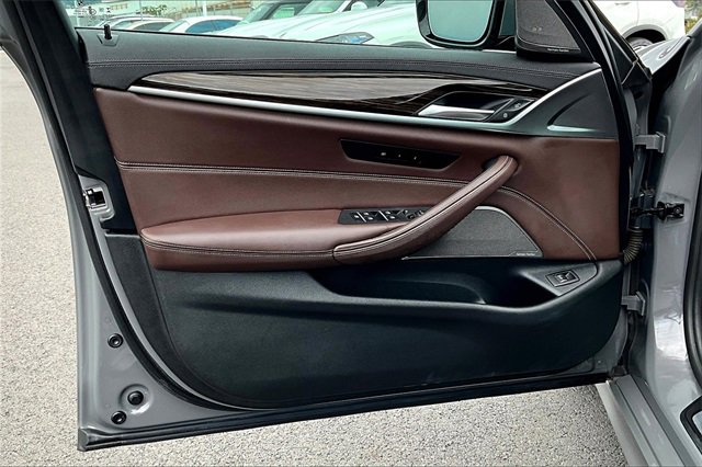 Used 2022 BMW M550i xDrive w/ Shadowloine Package image 18