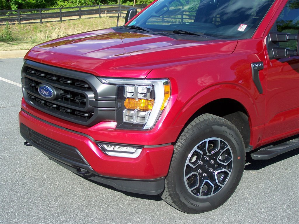 Used 2022 Ford F150 XLT w/ Equipment Group 302A High AWD/4WD image 16