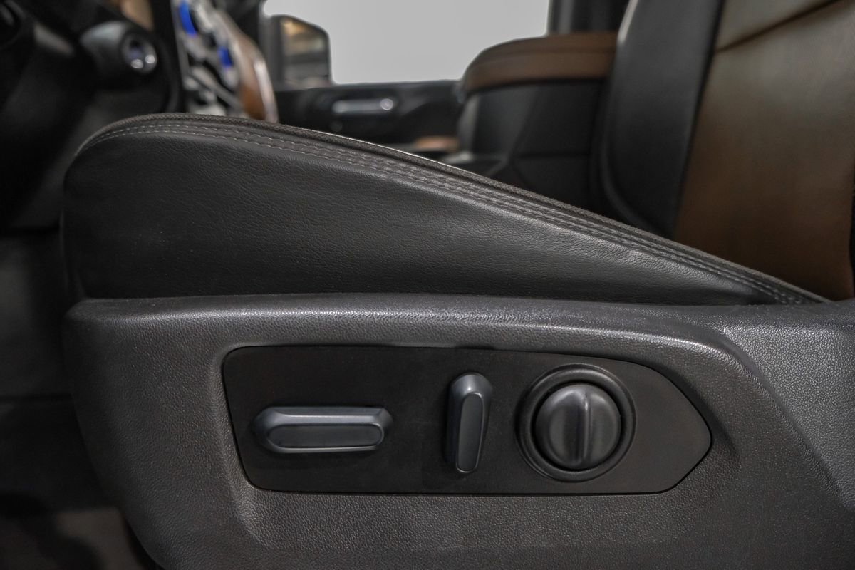 Used 2022 Chevrolet Silverado 3500 High Country image 34