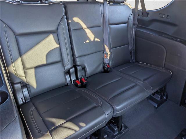 Used 2023 Chevrolet Suburban Premier image 22