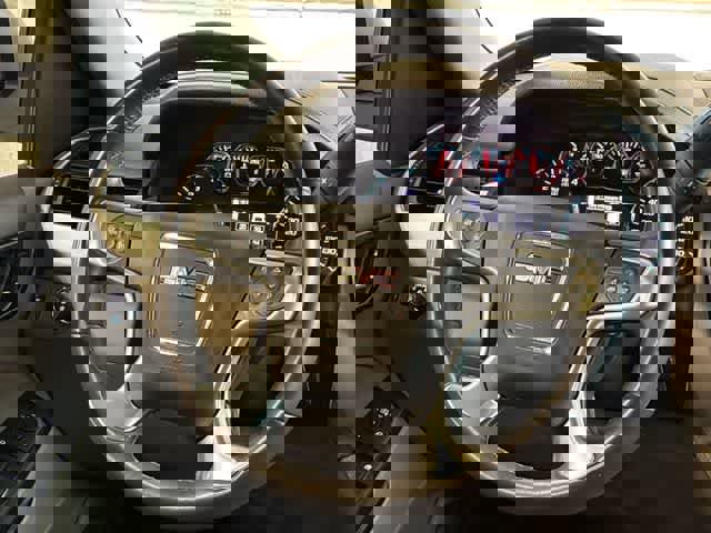 Used 2017 GMC Yukon SLE image 23