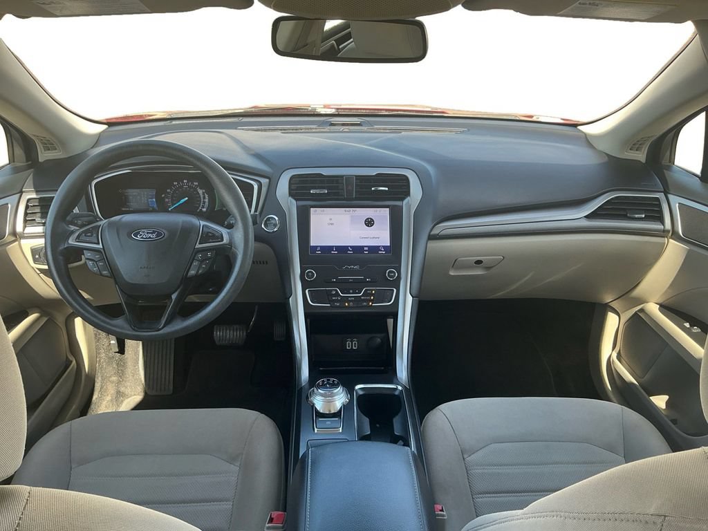 Used 2020 Ford Fusion SE FWD image 17