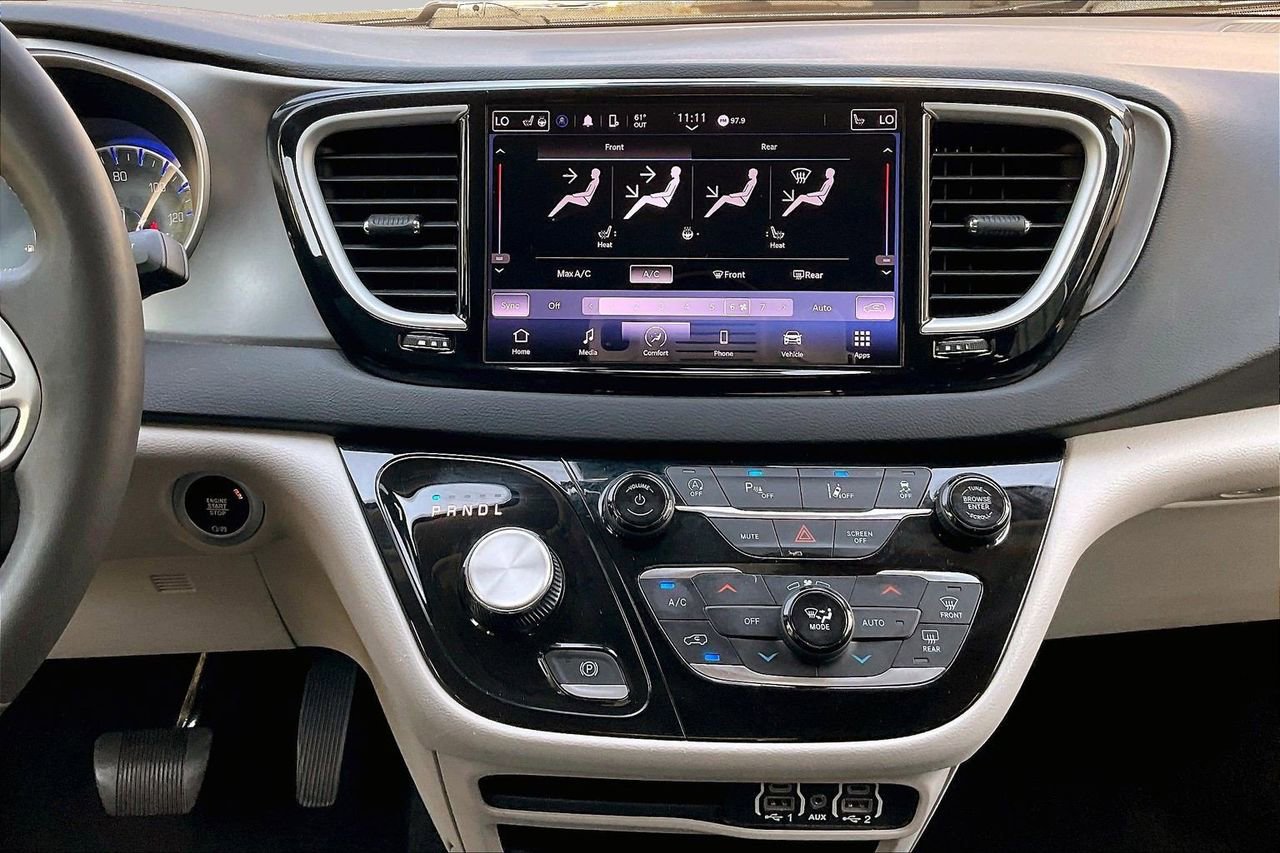 Certified 2023 Chrysler Pacifica Touring-L FWD image 13