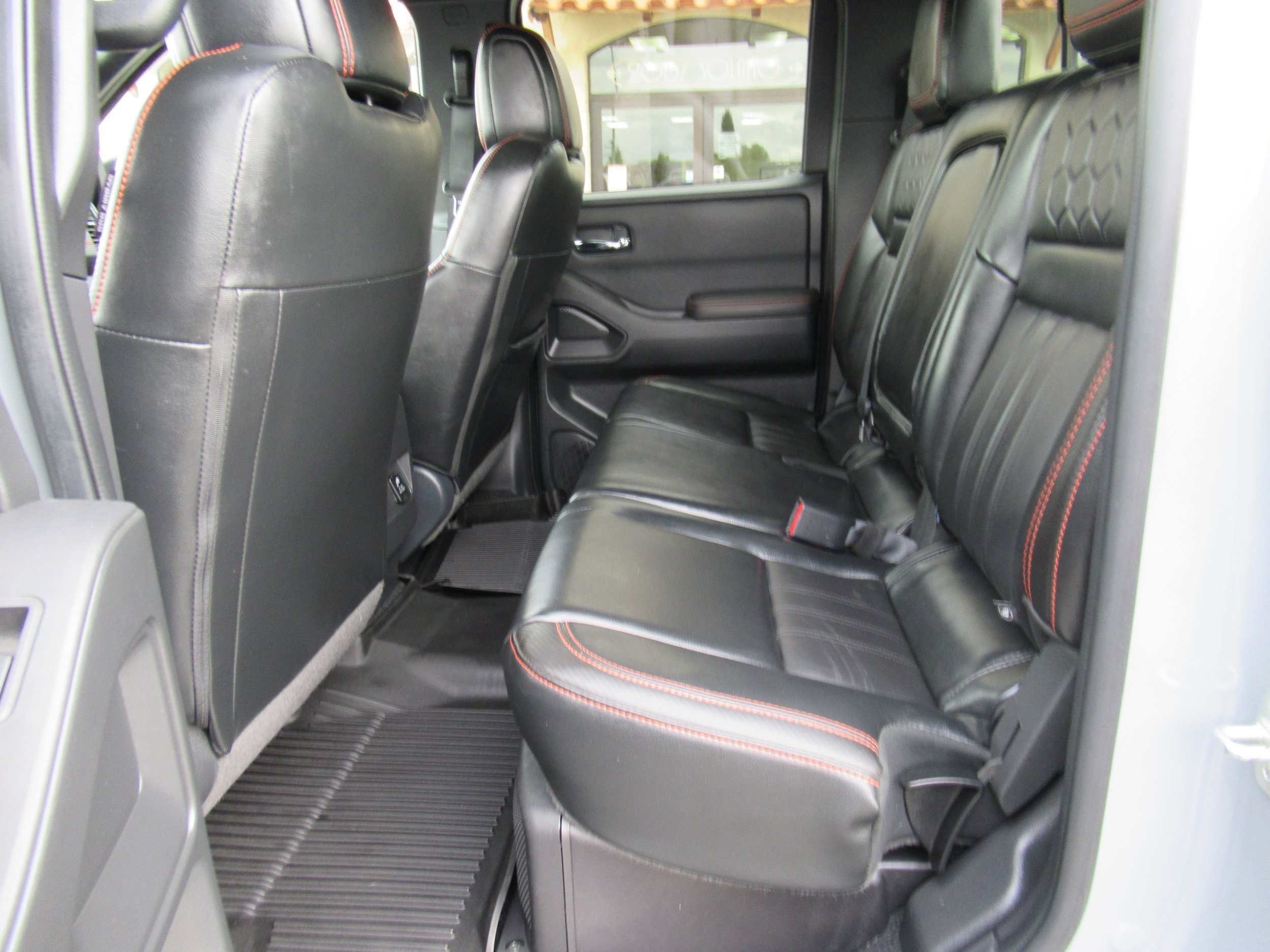 Used 2023 Nissan Frontier PRO-4X w/ Pro-4X Premium Package AWD/4WD image 11