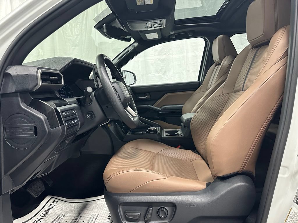 Used 2025 Toyota 4Runner Limited AWD/4WD image 14