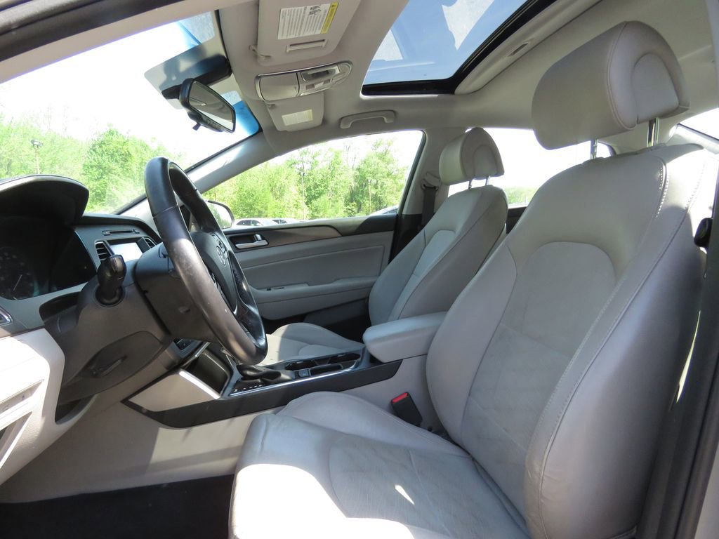 Used 2017 Hyundai Sonata Sport w/ Value Edition Package 02 FWD image 10