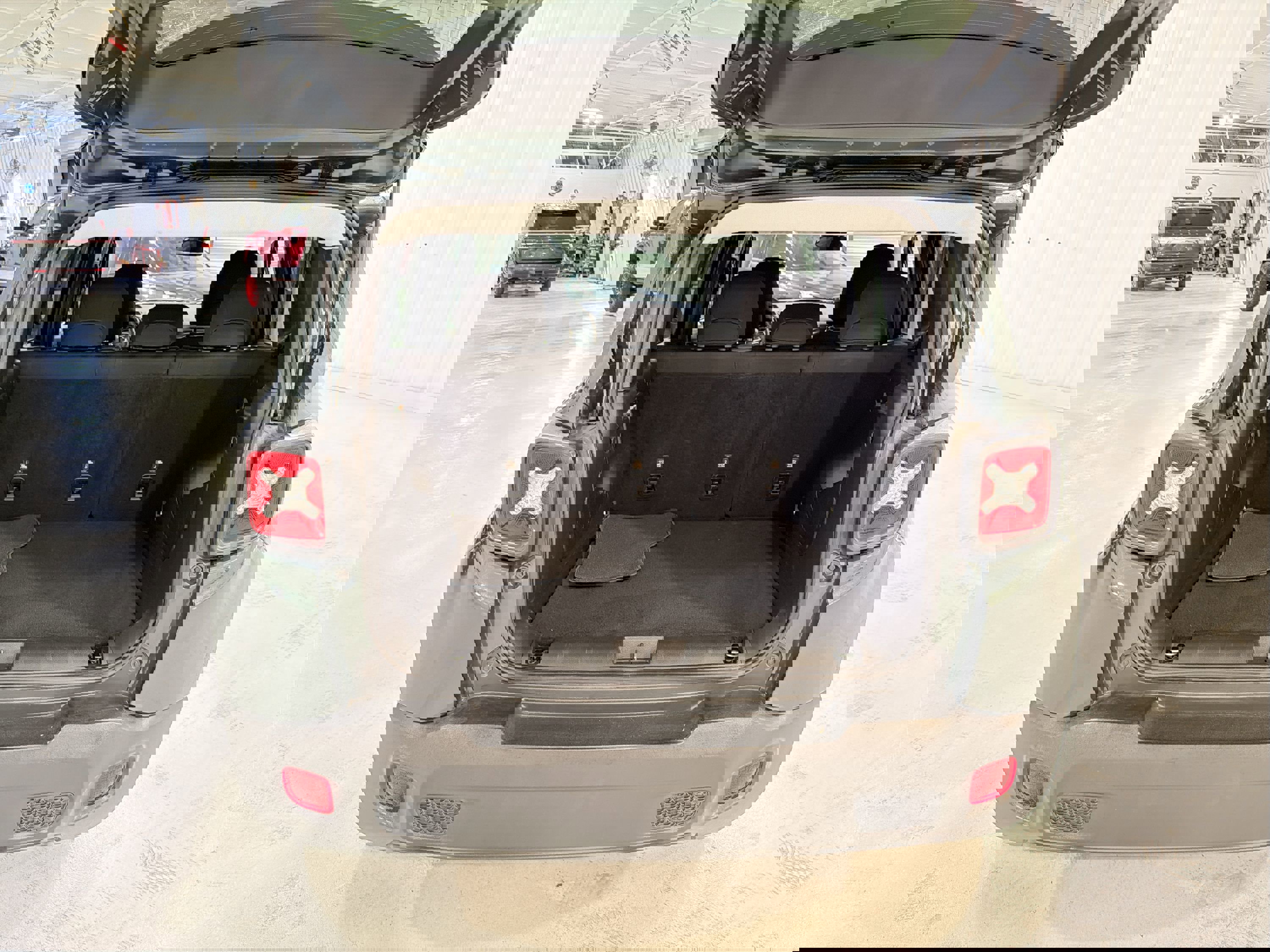 Used 2021 Jeep Renegade Sport image 26