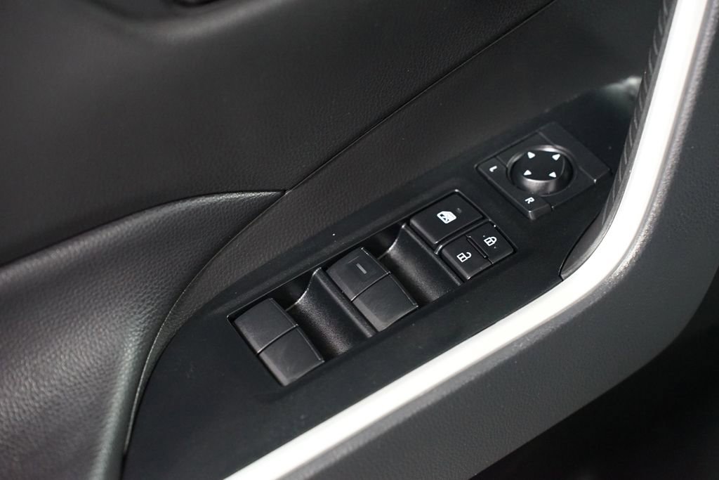 Certified 2025 Toyota RAV4 LE AWD/4WD image 29
