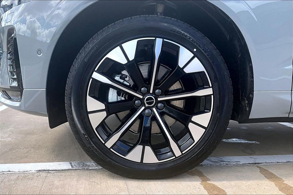 New 2026 Volvo XC60 B5 Plus w/ Protection Package Premier AWD/4WD image 42