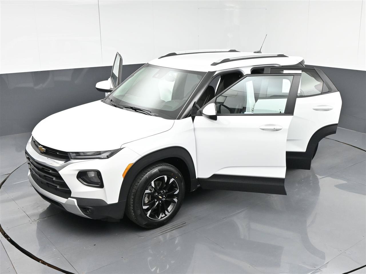 Used 2022 Chevrolet TrailBlazer LT w/ Convenience Package FWD image 39