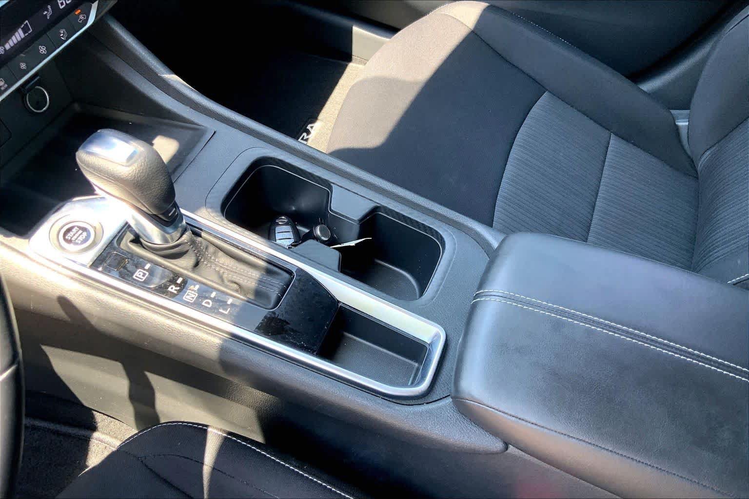 Used 2020 Nissan Sentra SV FWD image 17