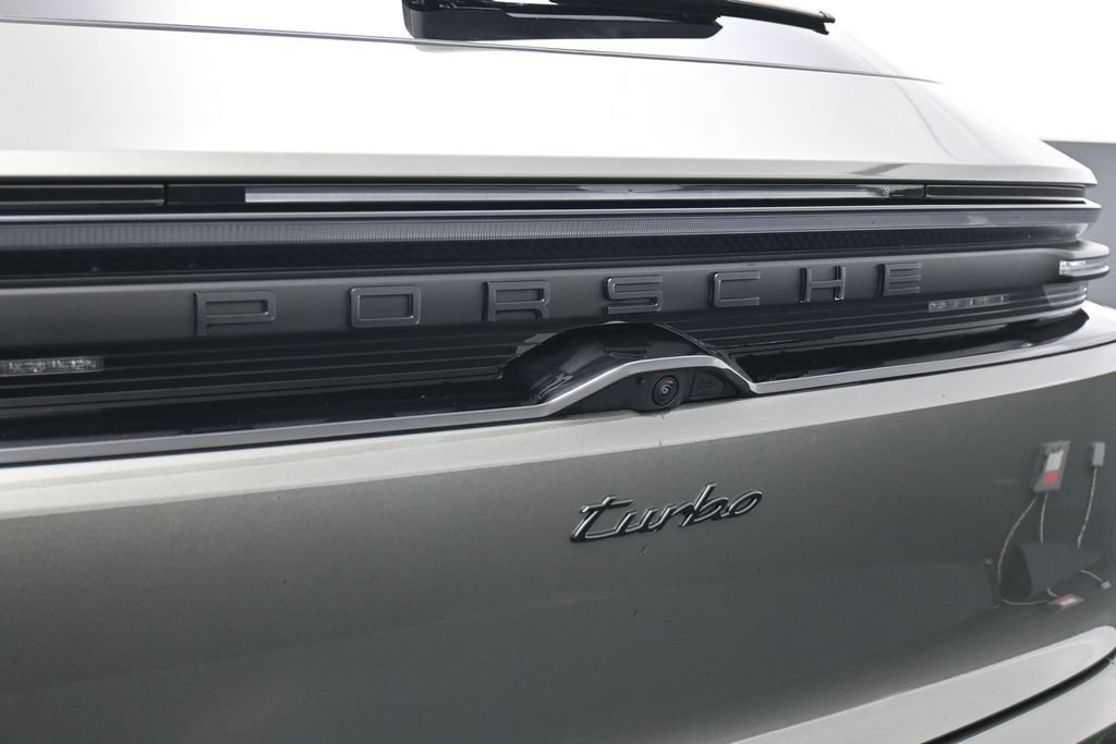 Certified 2025 Porsche Macan Turbo Electric AWD/4WD image 14