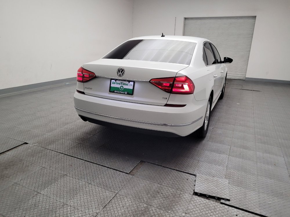 Used 2016 Volkswagen Passat 1.8T S image 7