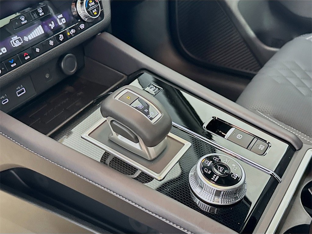 New 2025 Mitsubishi Outlander SEL Black Edition image 17
