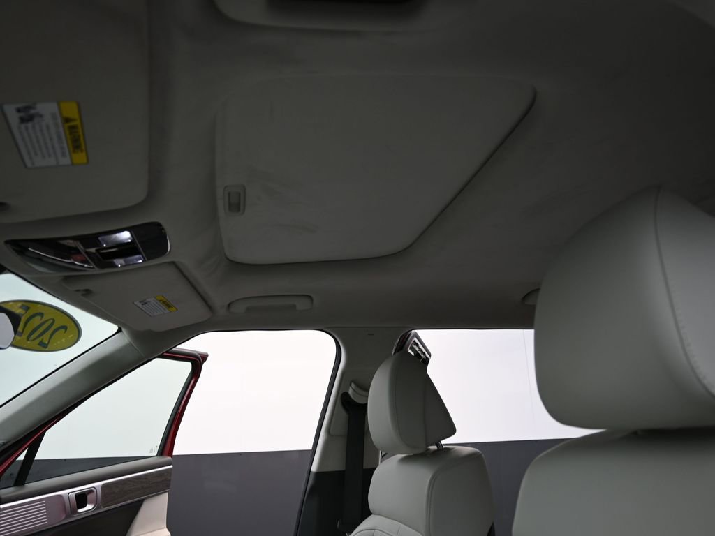 Used 2025 Hyundai Santa Fe Calligraphy image 13