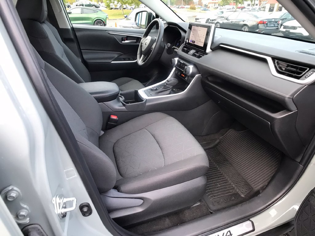 Used 2023 Toyota RAV4 XLE w/ XLE Grade Weather Package AWD/4WD image 29