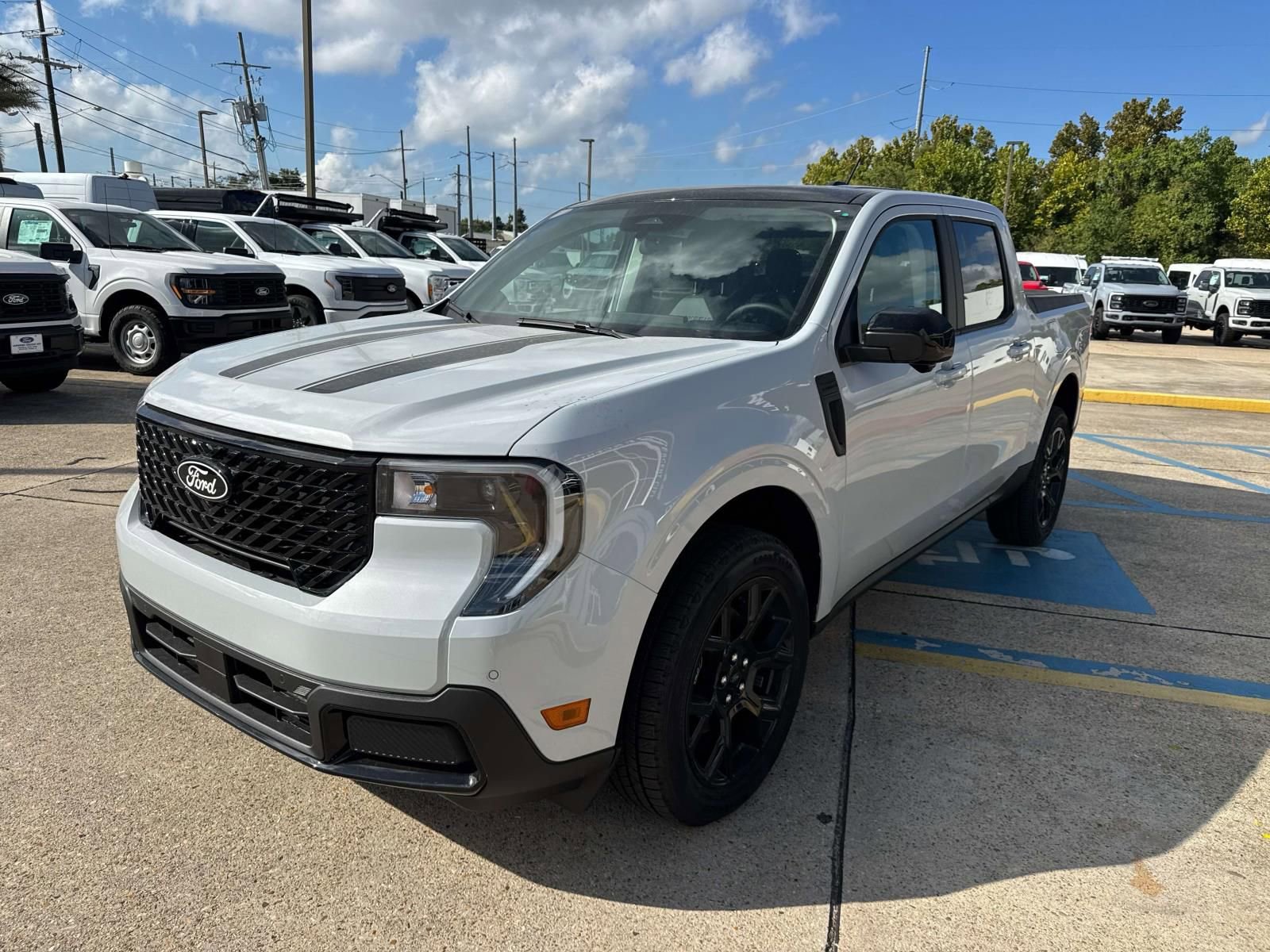 New 2025 Ford Maverick Lariat w/ Black Appearance Package image 11