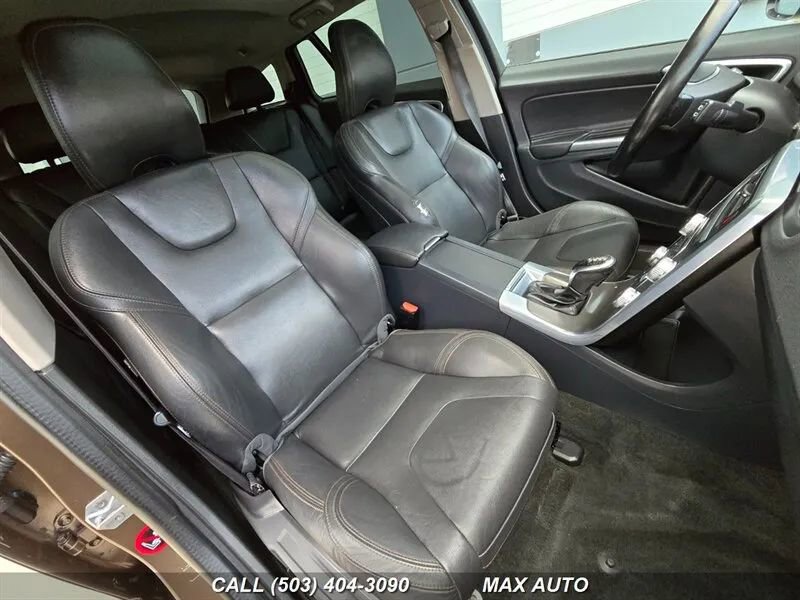 Used 2016 Volvo V60 T5 Cross Country w/ Convenience Package image 20